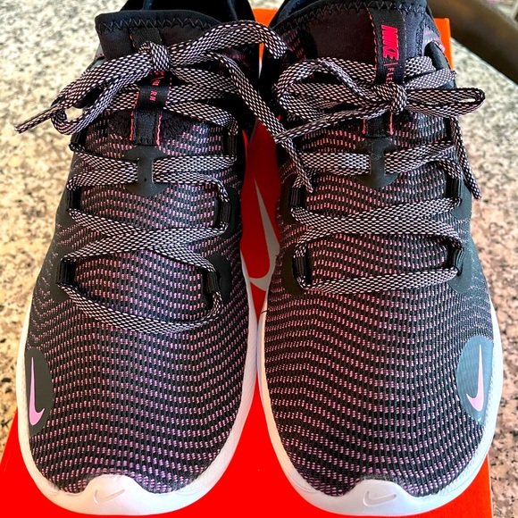 nike flex 2020 rn red